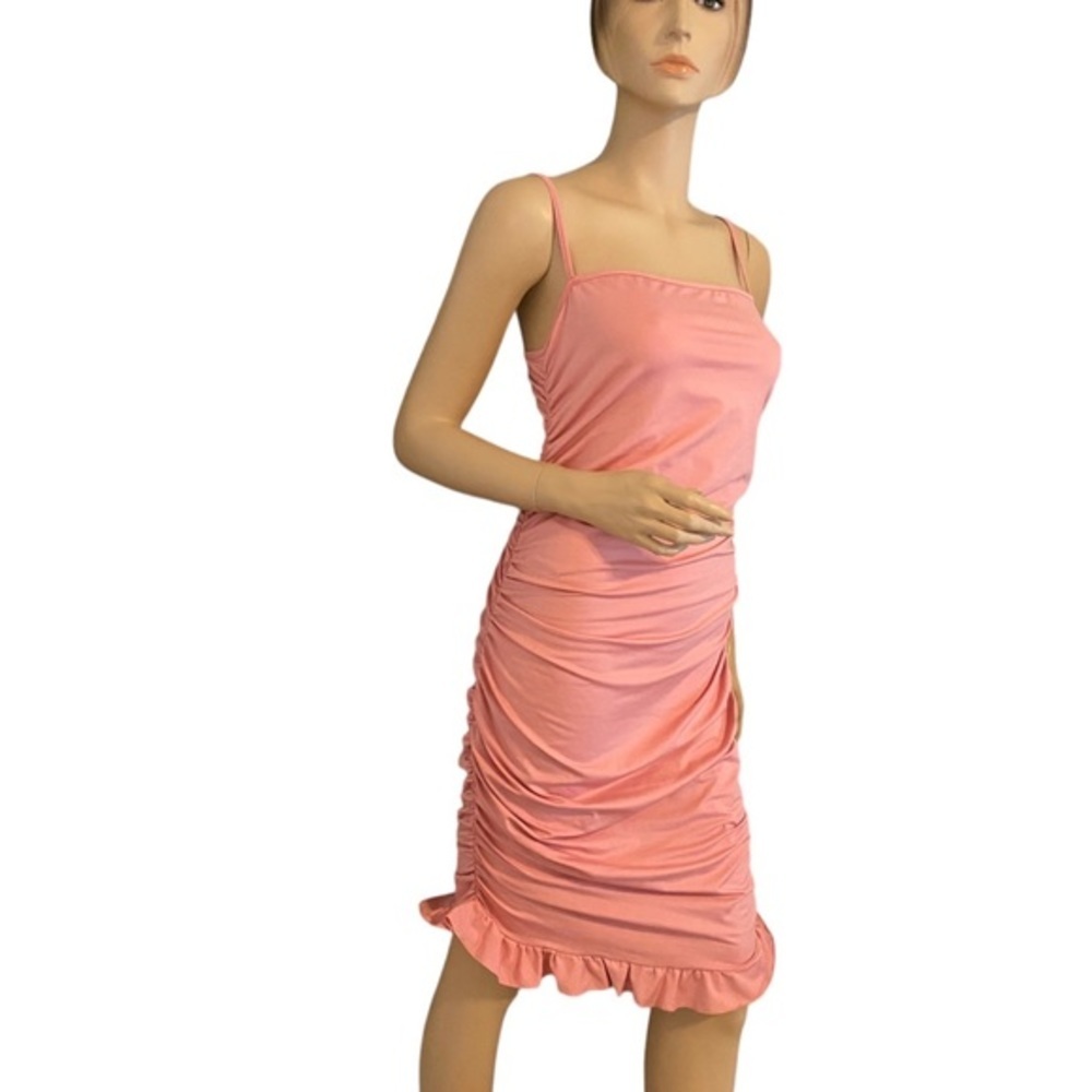 NWT SOUTH SZ L SOFT‎ PINK BODY FORM DRESS 
6 for 36